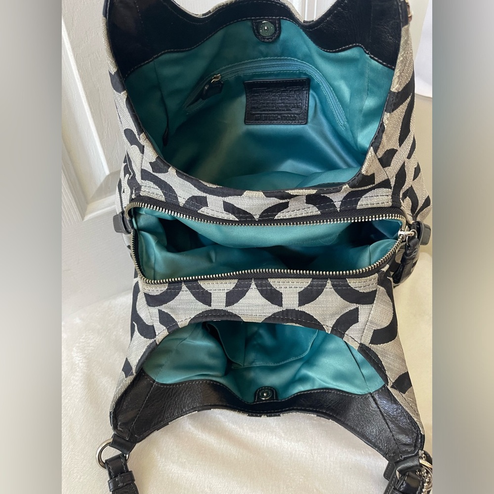 Coach Madison Maggie shoulder bag EUC - Picture 7 of 13